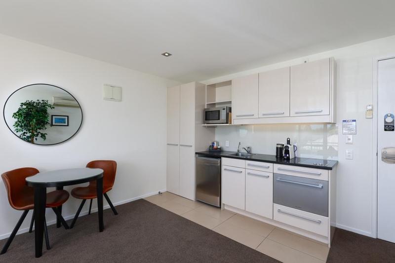 넬슨 팔라조 모터 로지 모텔 외부 사진 A typical kitchen in a serviced apartment
